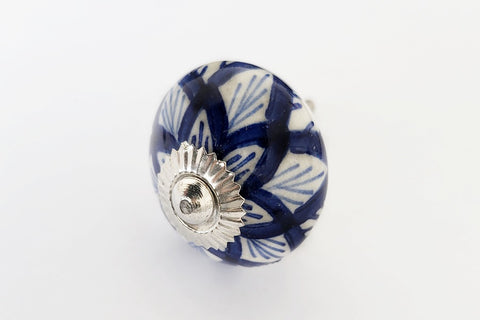 Ceramic blue white dramatic floral design 4cm round door knob GF1